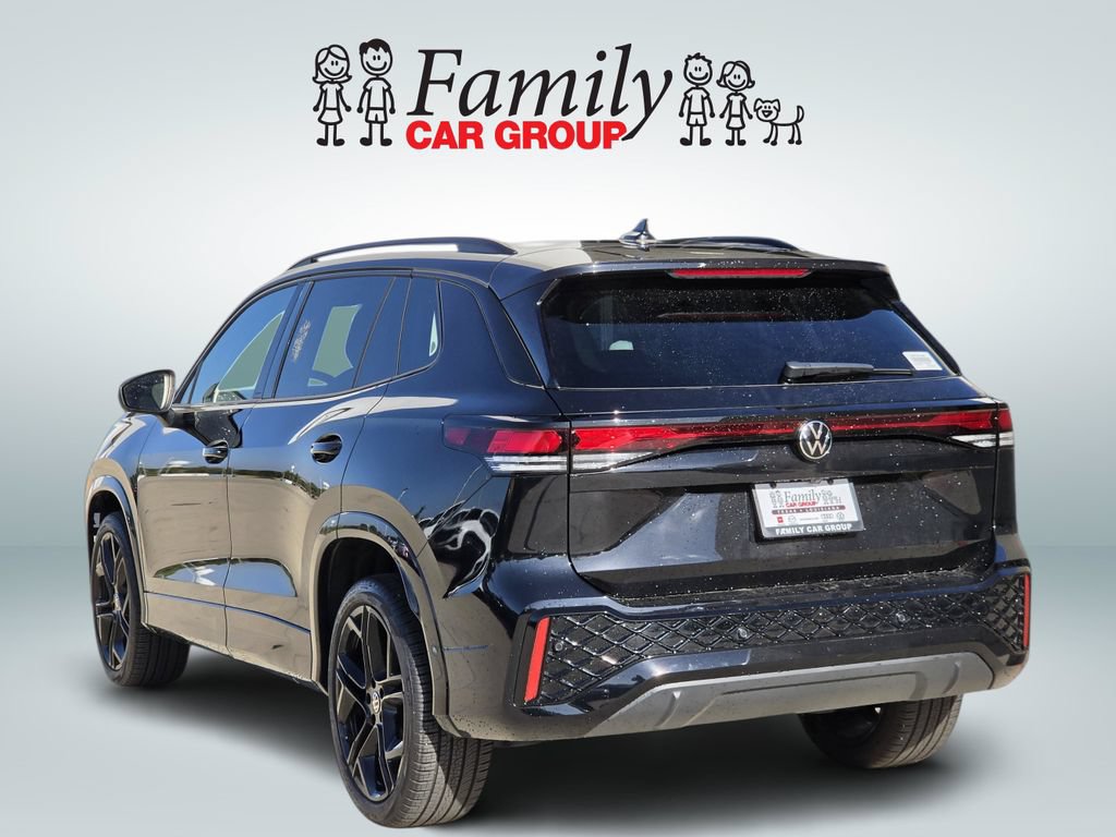 Used 2025 Volkswagen Tiguan SE R-Line AWD/4WD image 3