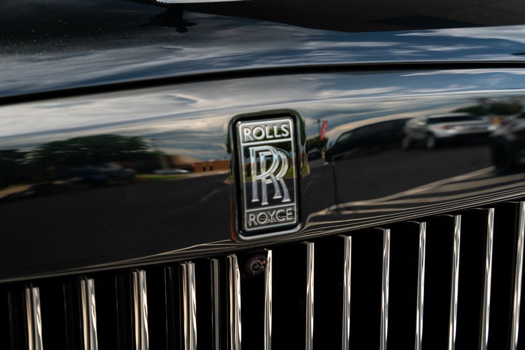 Used 2022 Rolls-Royce Cullinan Black Badge AWD/4WD image 7