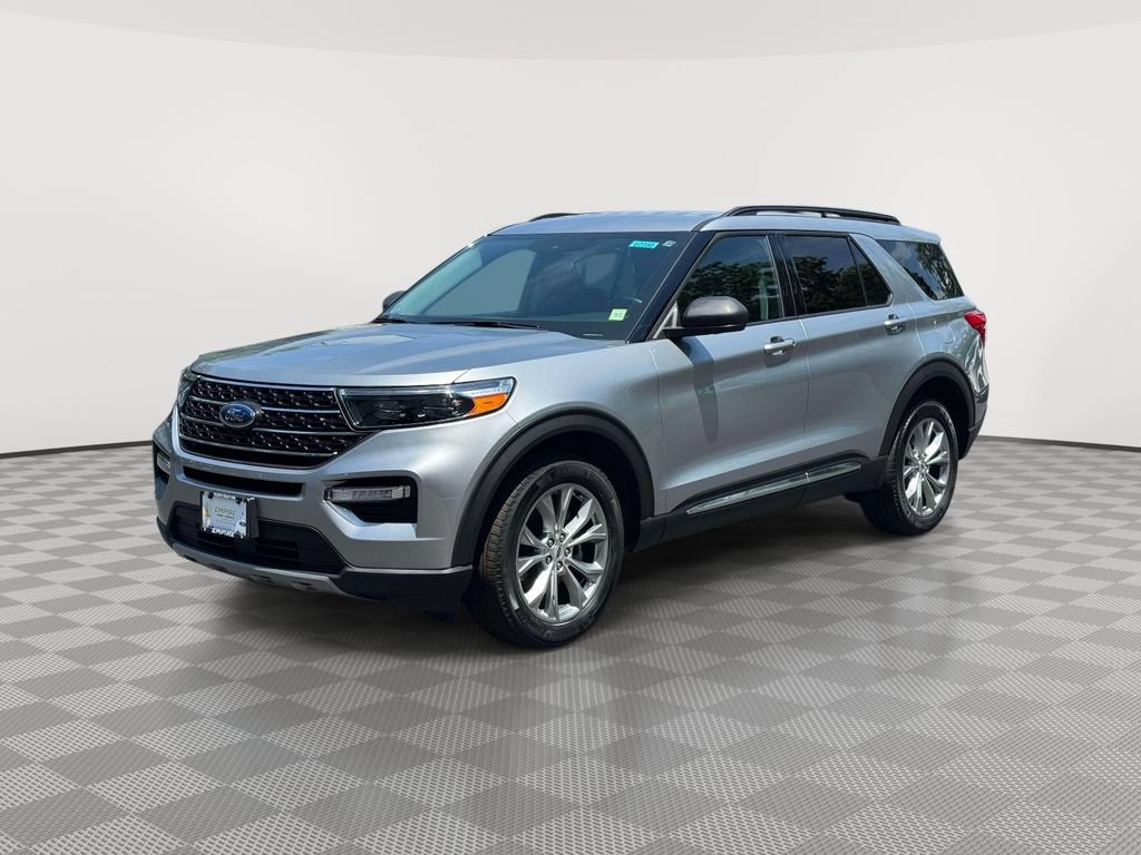 Used 2023 Ford Explorer XLT w/ Equipment Group 202A AWD/4WD image 3