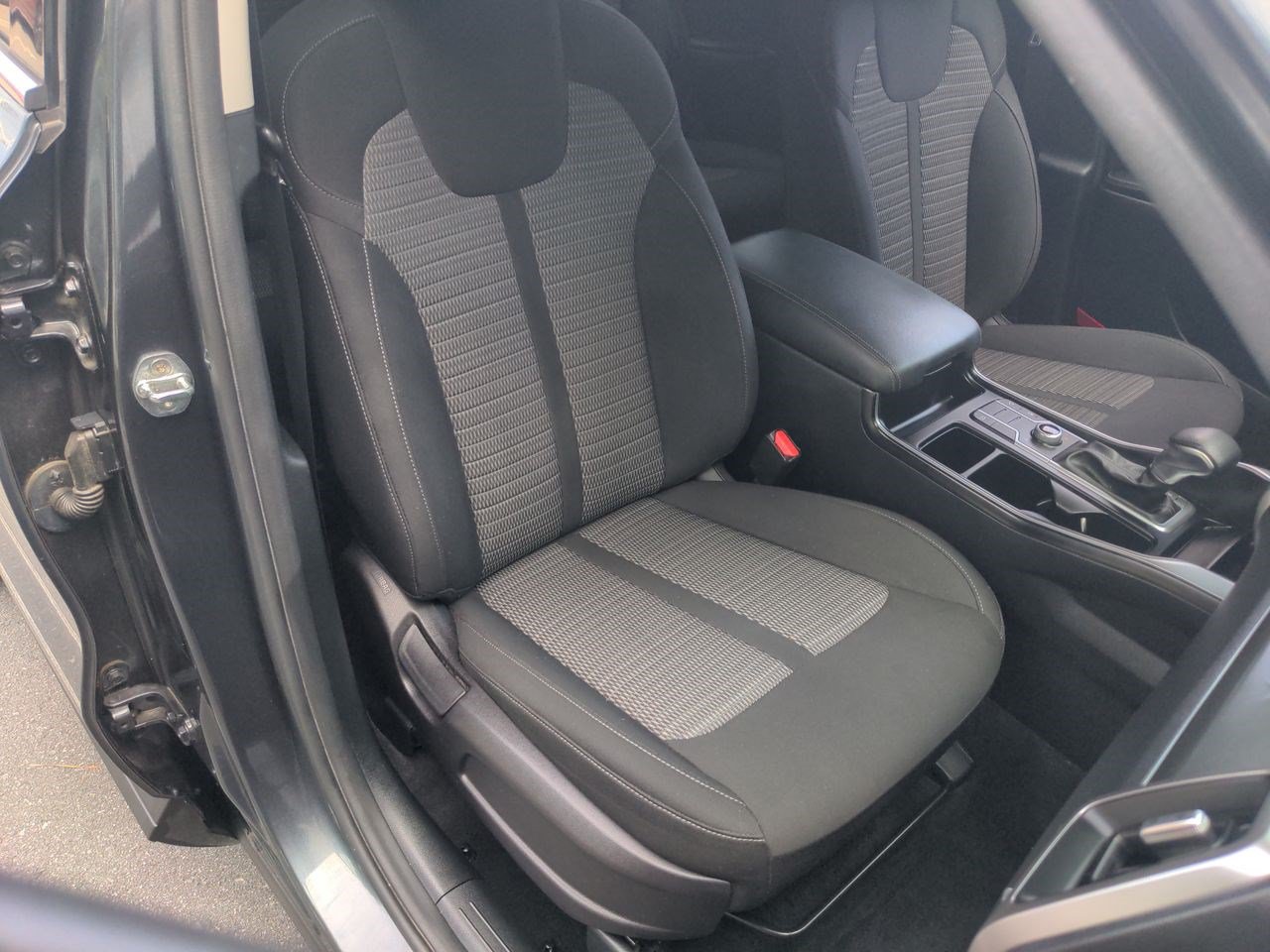 Used 2022 Kia Sorento LX AWD/4WD image 44