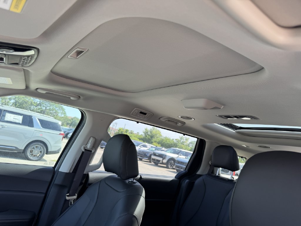 New 2026 Kia Carnival SX w/ SX Dark Edition Package FWD image 23