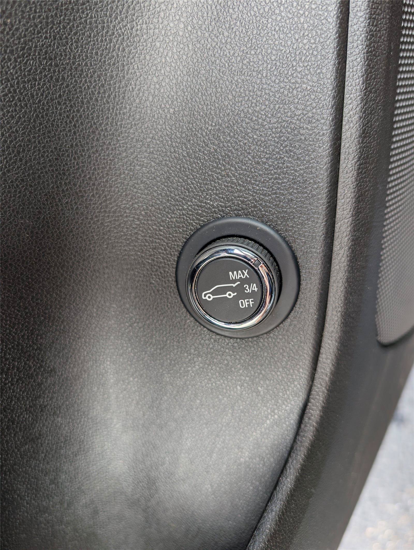 Used 2024 Chevrolet Blazer LT FWD image 14