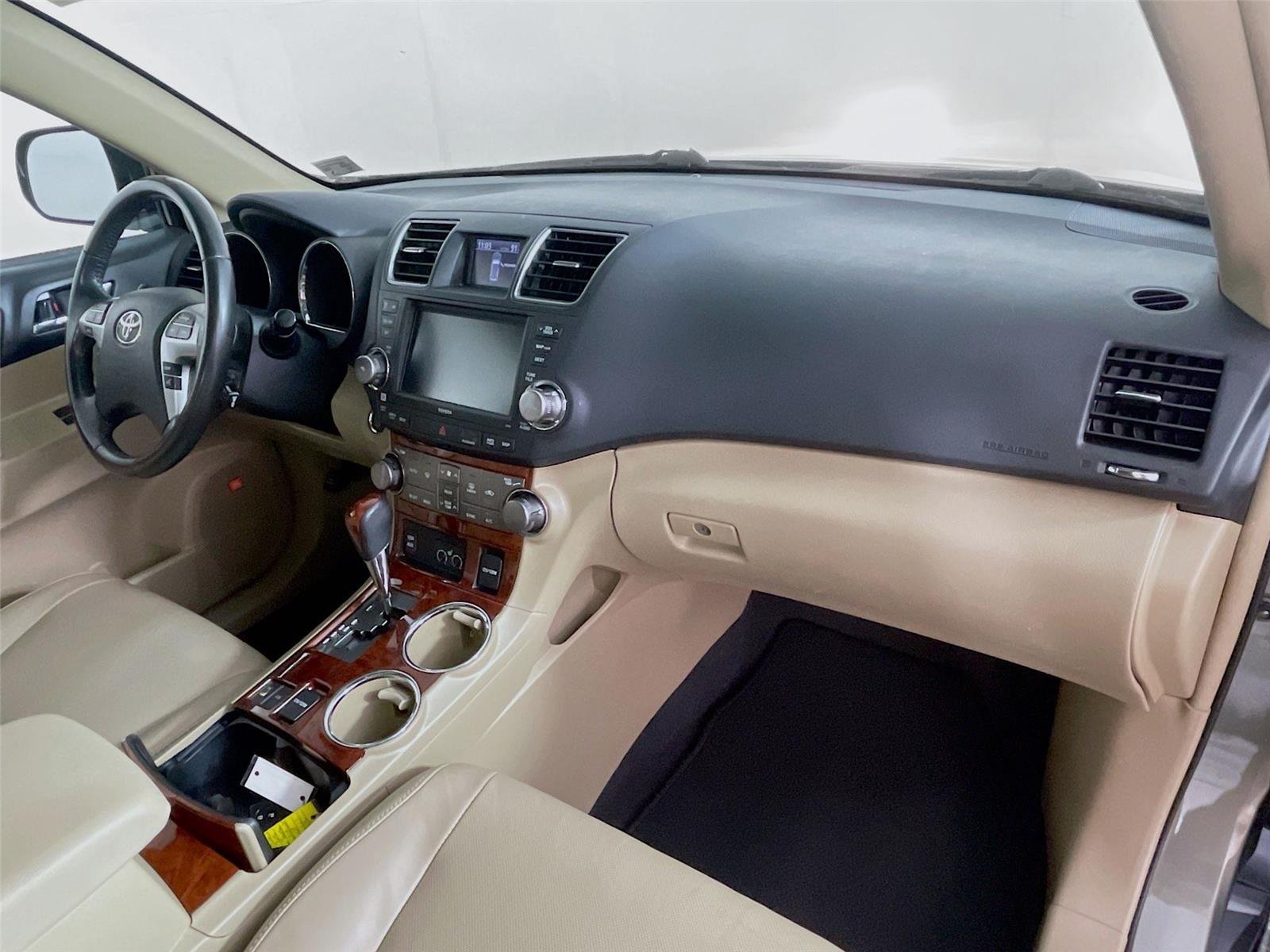 Used 2012 Toyota Highlander Limited w/ Convenience Pkg AWD/4WD image 32