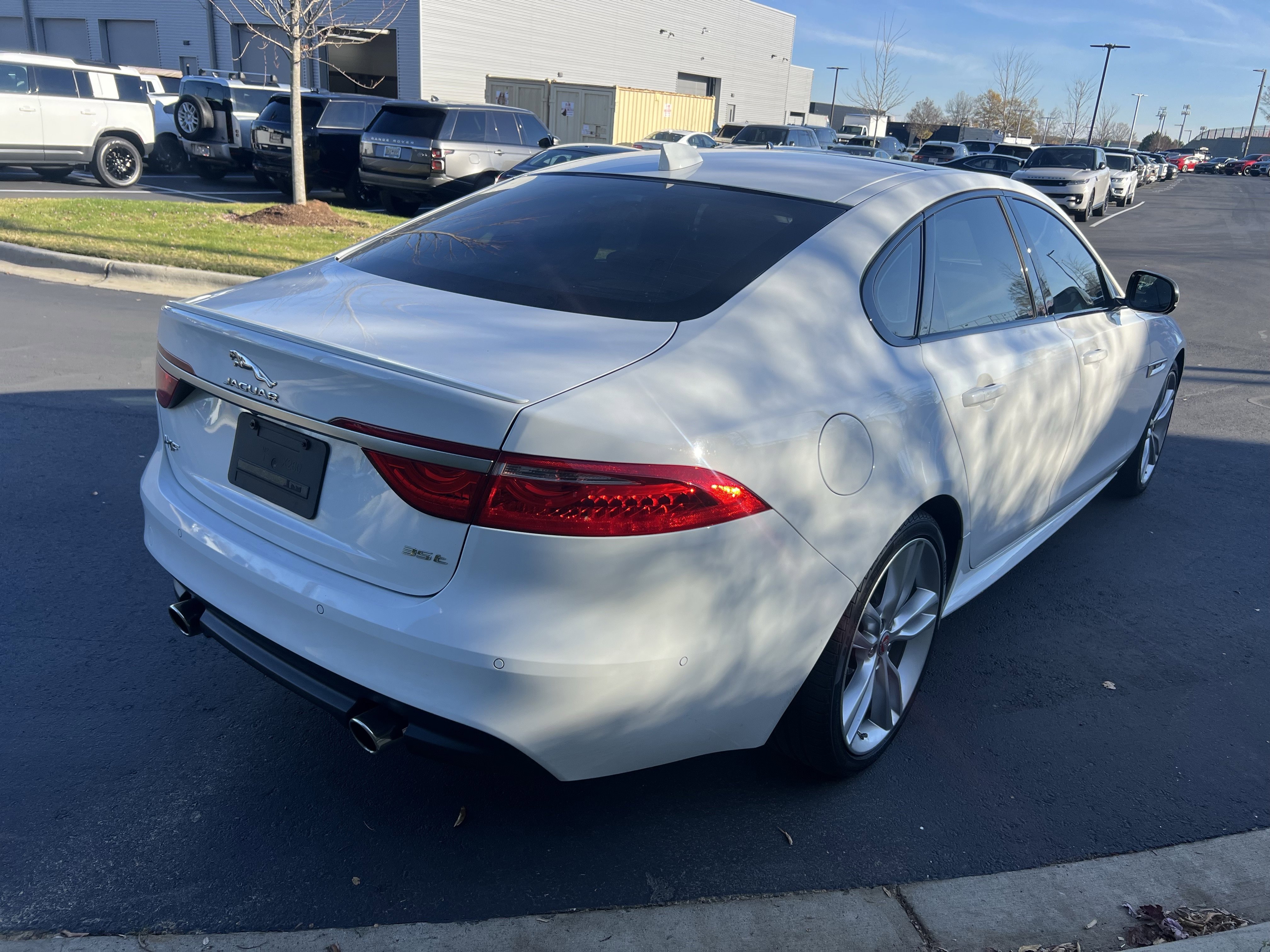 Used 2018 Jaguar XF R-Sport image 7
