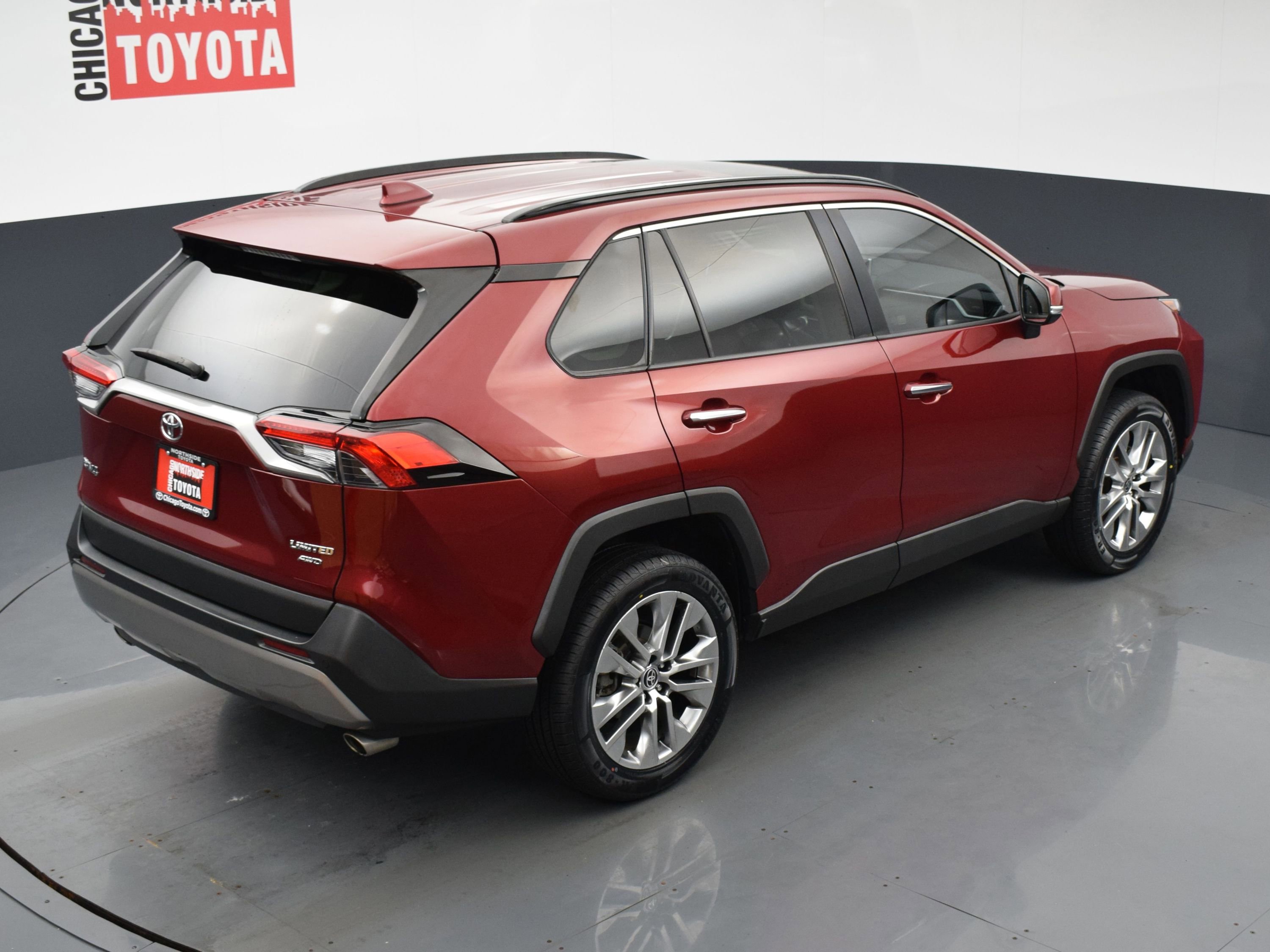 Used 2022 Toyota RAV4 Limited AWD/4WD image 29