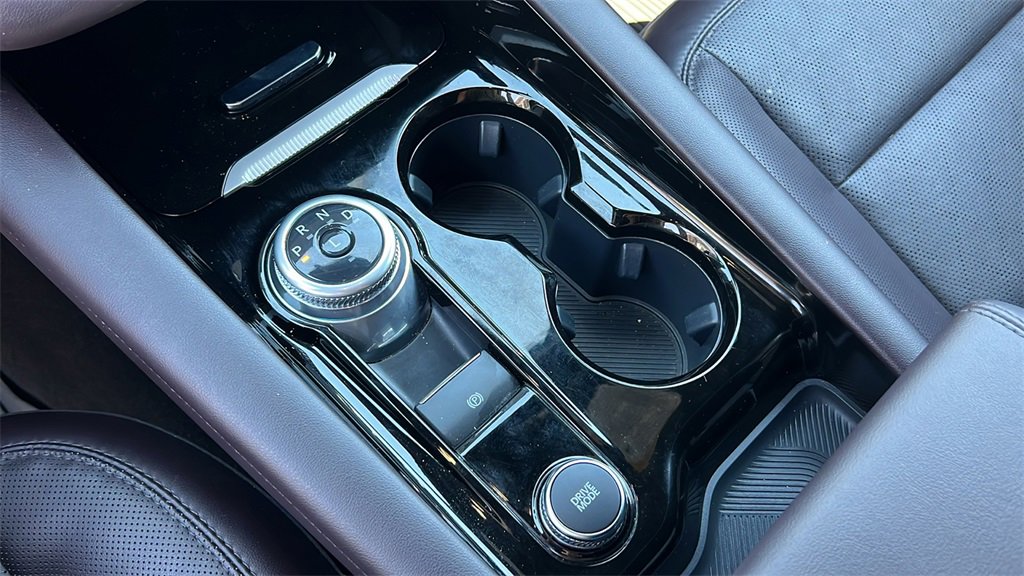 Used 2025 Ford Explorer Platinum image 15