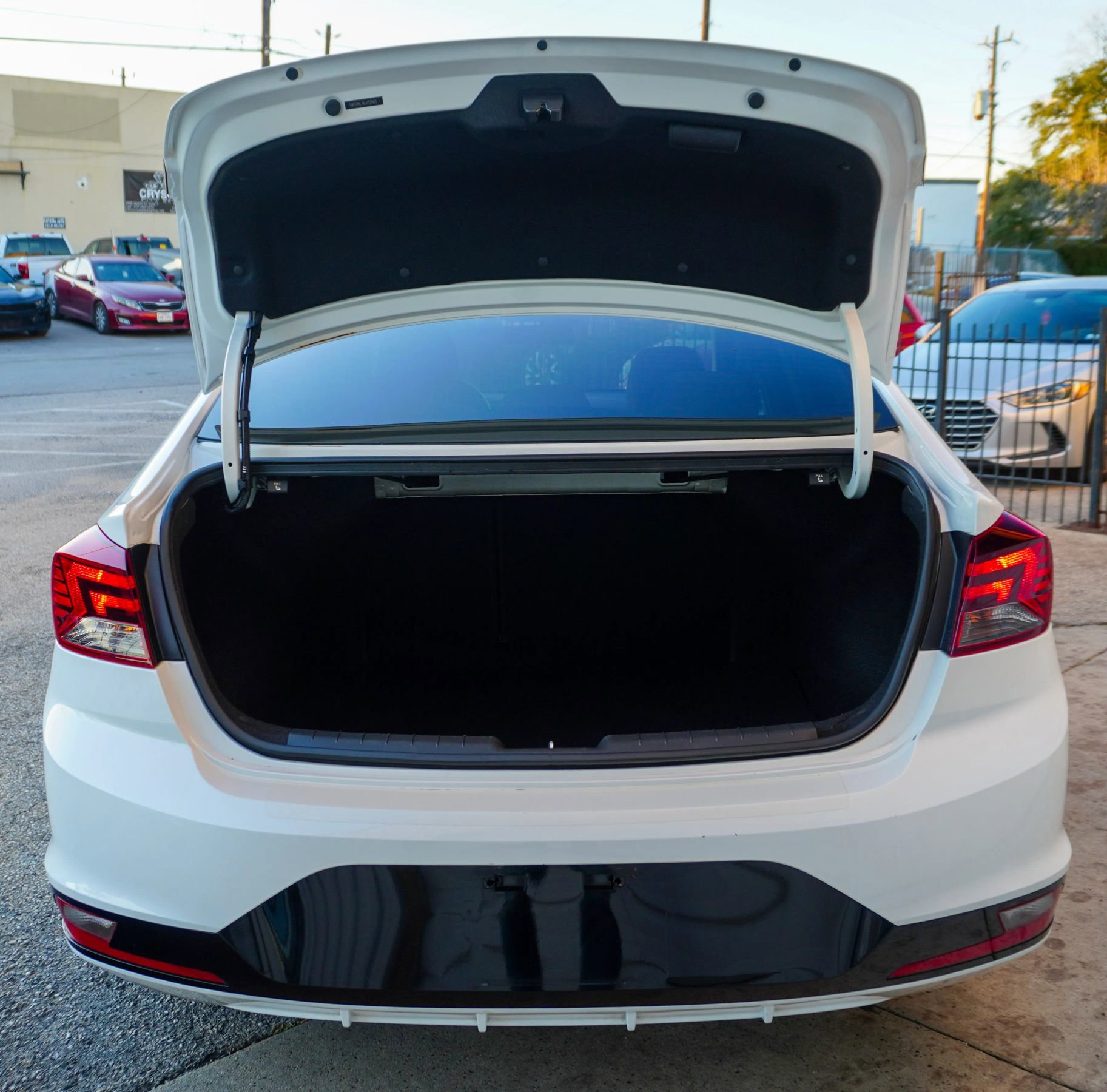 Used 2020 Hyundai Elantra ECO image 15