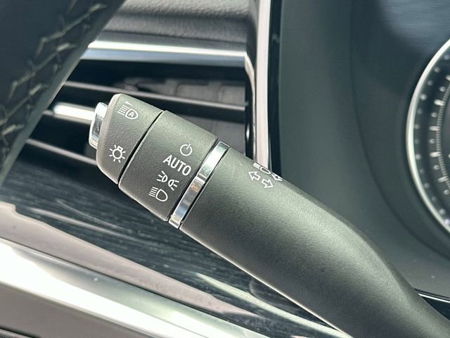 Used 2025 Cadillac XT5 Premium Luxury image 9