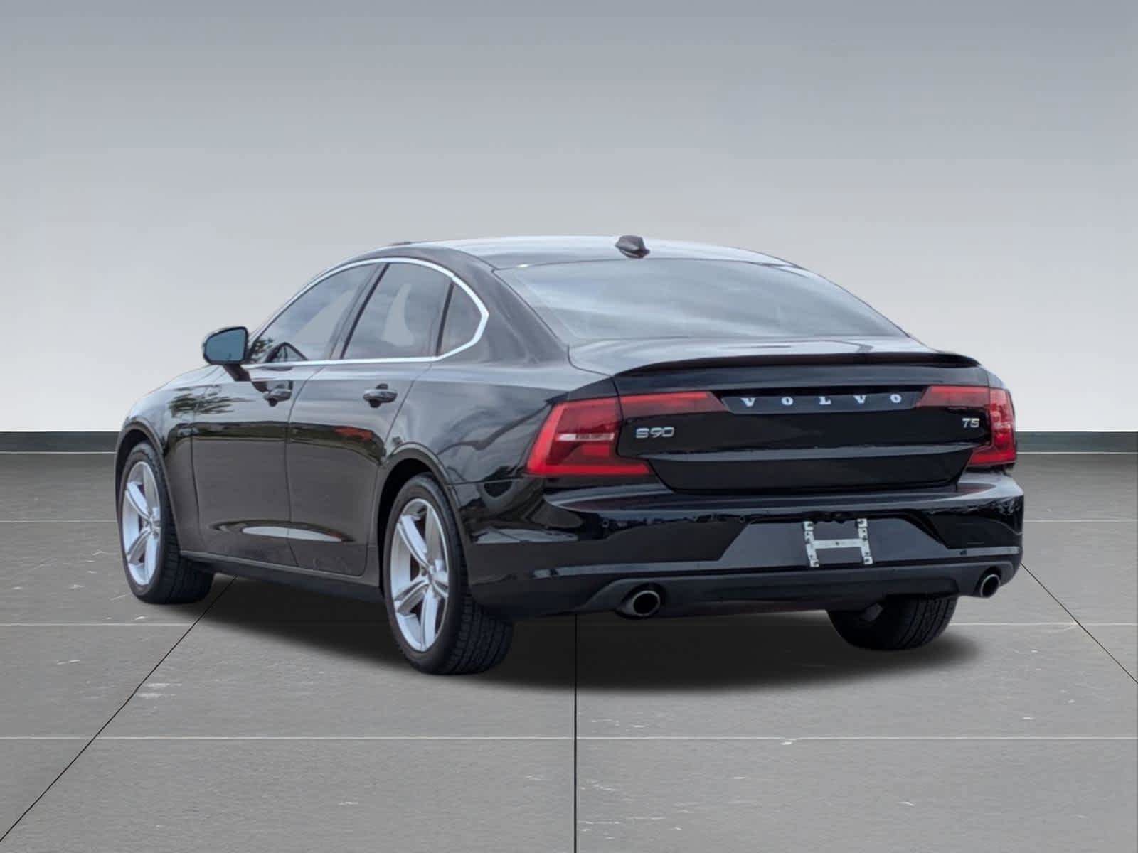 Used 2017 Volvo S90 T5 Momentum w/ Convenience Package FWD image 3