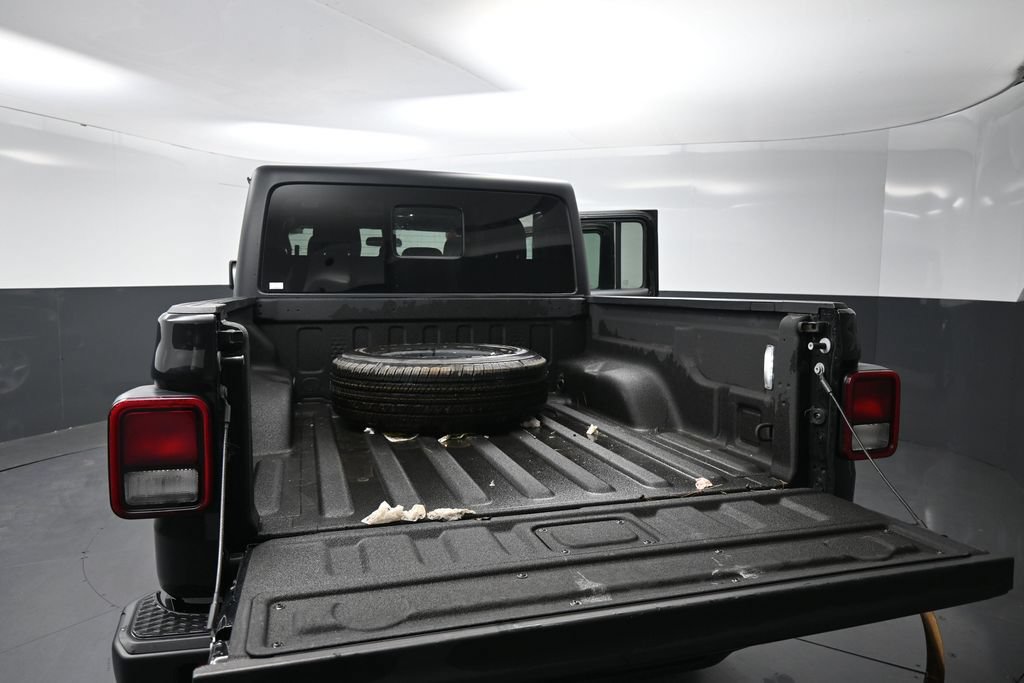 Used 2023 Jeep Gladiator Sport AWD/4WD image 24