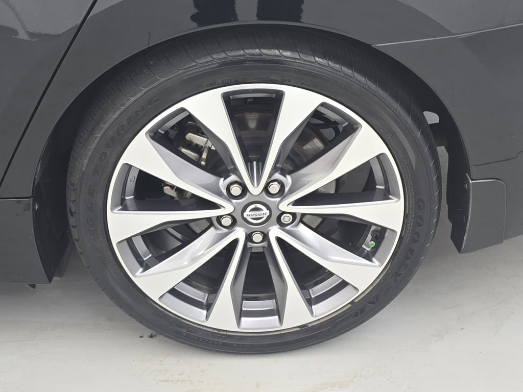 Used 2021 Nissan Maxima Platinum w/ Sport Mat Group image 31