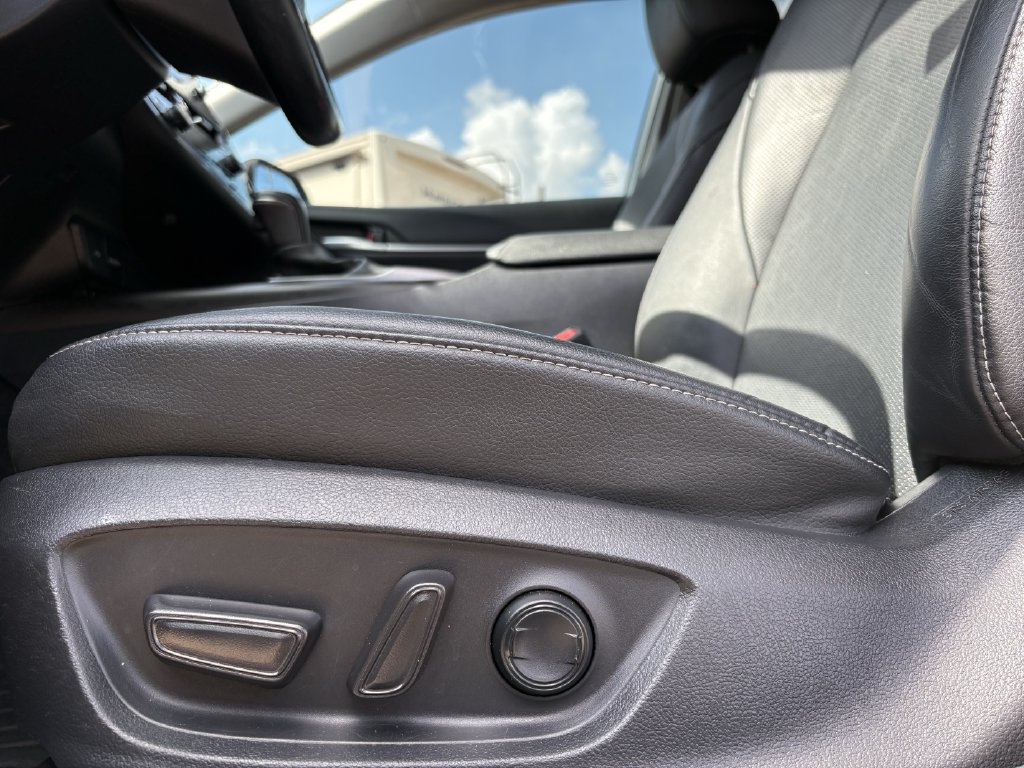 Used 2021 Toyota Camry XSE FWD image 12