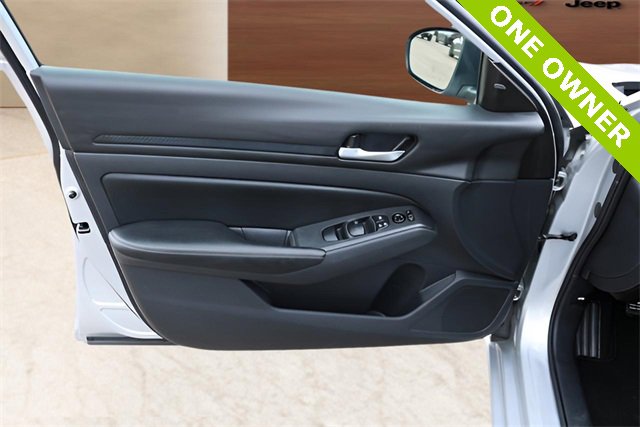 Used 2024 Nissan Altima 2.5 SV image 23