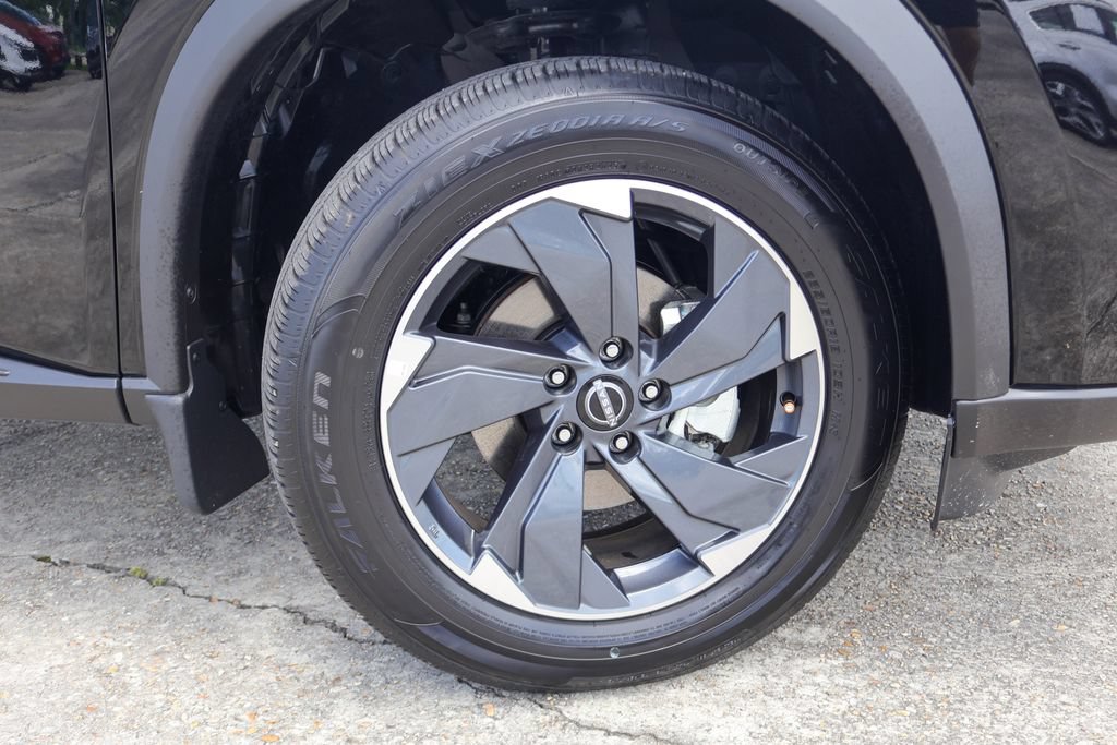 Certified 2026 Nissan Rogue SV FWD image 27