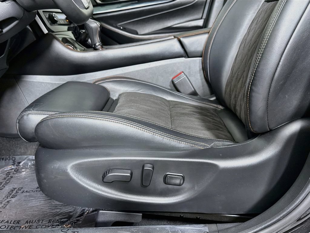 Used 2019 Nissan Maxima SR w/ Premium Package FWD image 25