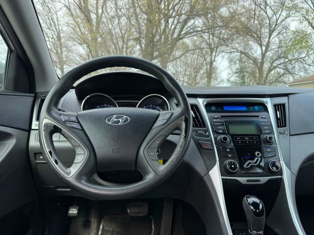 Used 2013 Hyundai Sonata GLS w/ Popular Equipment Pkg FWD image 9