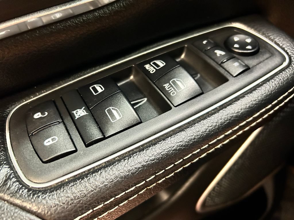 Used 2019 RAM 1500 Laramie AWD/4WD image 5