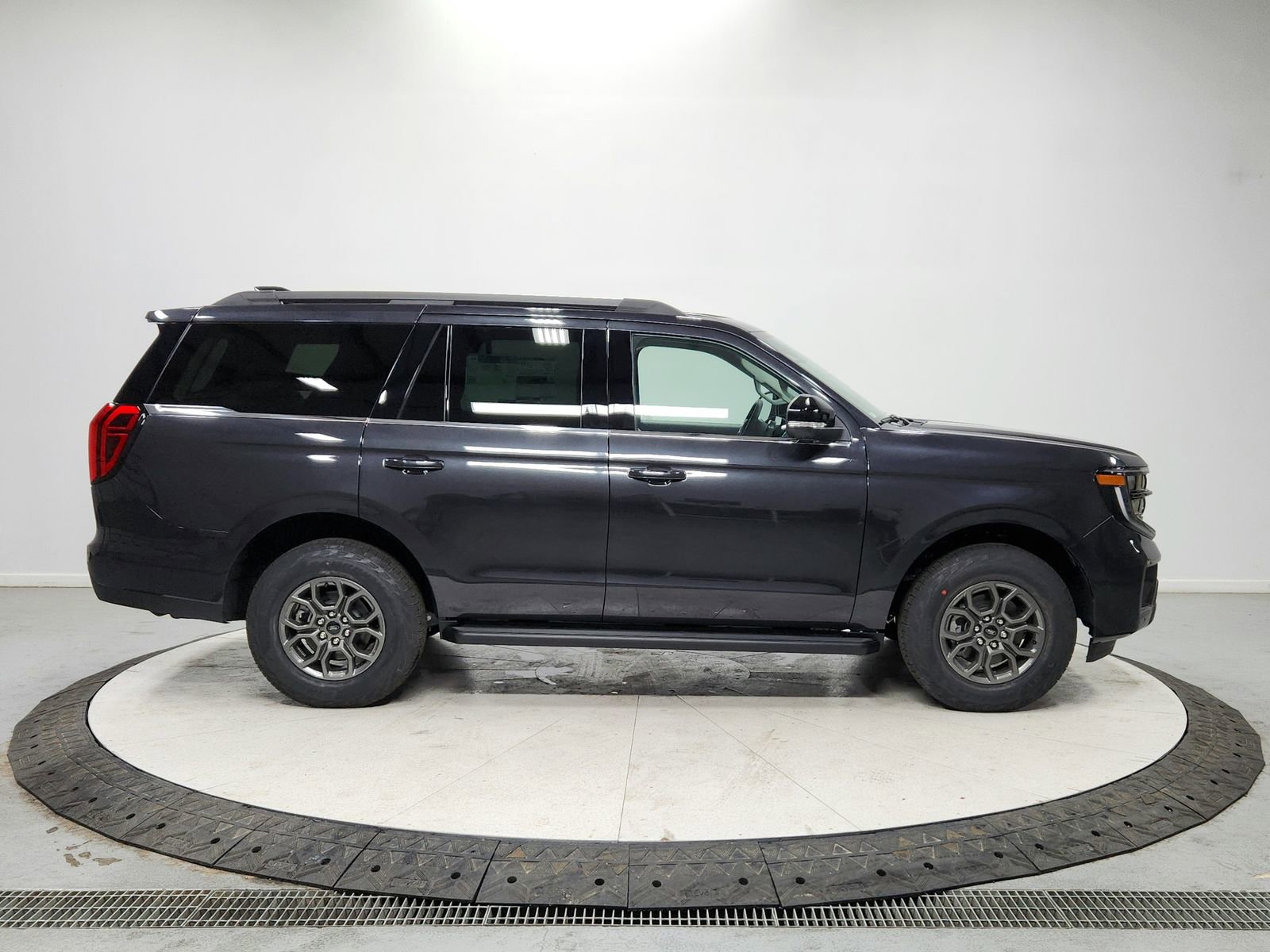 New 2026 Ford Expedition Active image 8