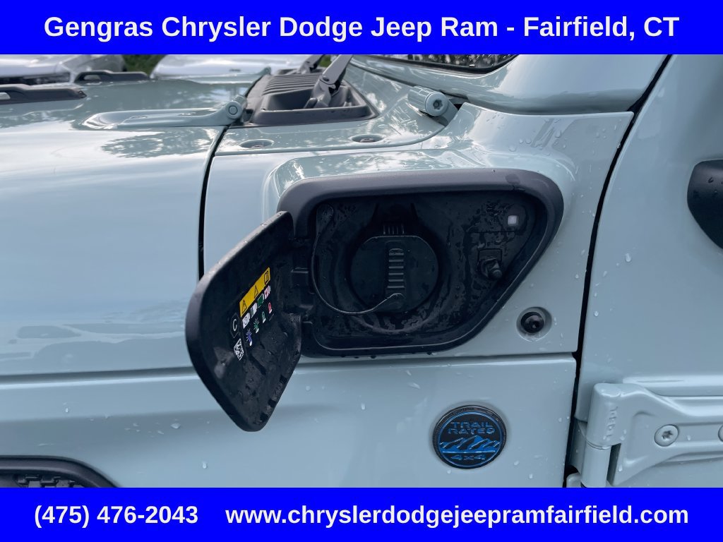Certified 2023 Jeep Wrangler Unlimited w/ Sun & Screen Package AWD/4WD image 15