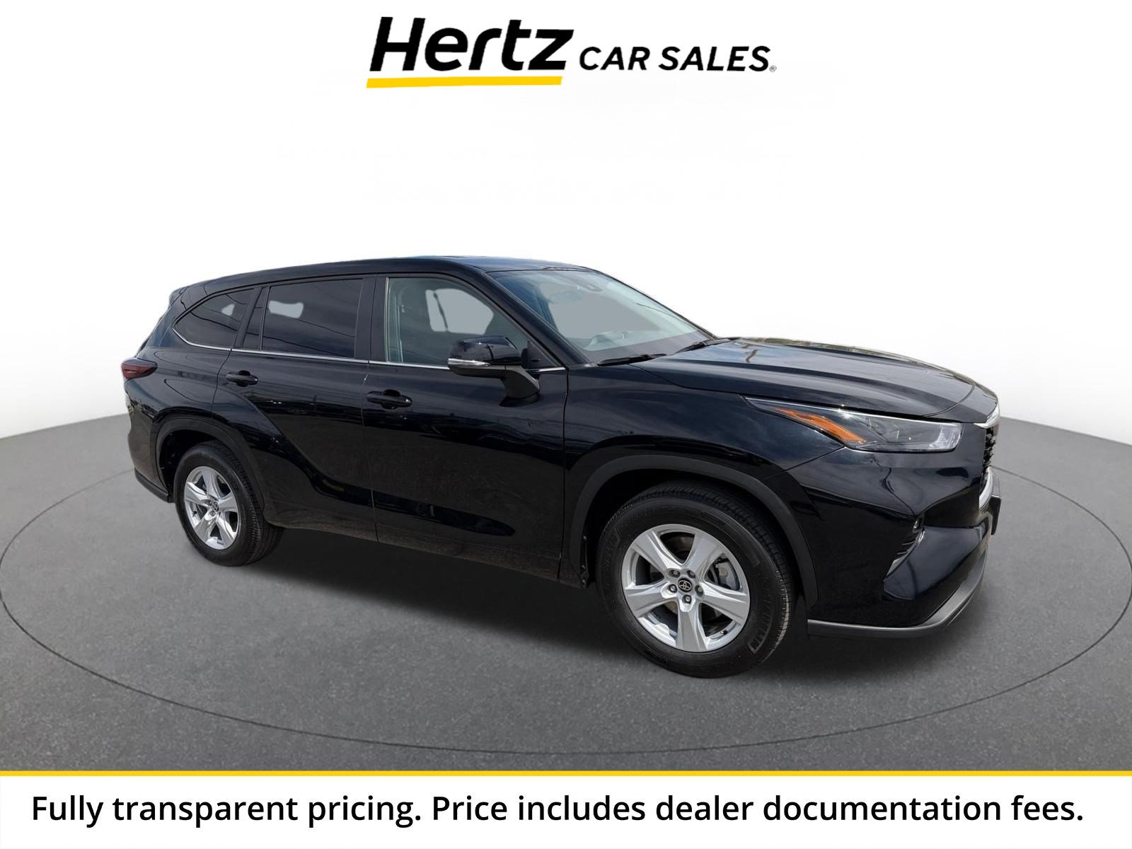 Used 2025 Toyota Highlander LE FWD image 1
