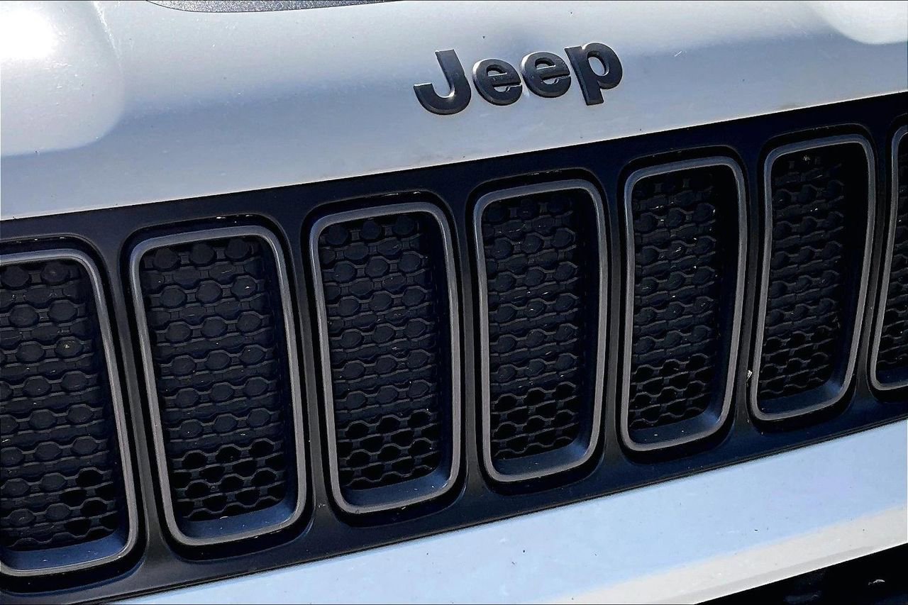 Used 2020 Jeep Renegade Trailhawk w/ Premium Leather Group image 30