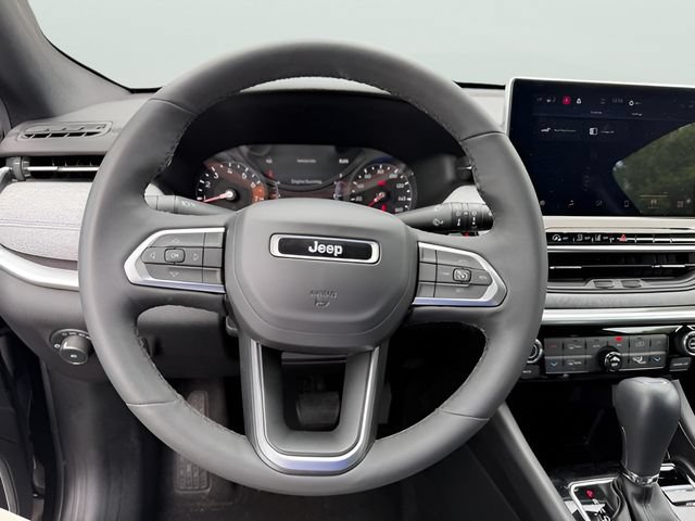 Used 2023 Jeep Compass Latitude w/ Convenience Group AWD/4WD image 7