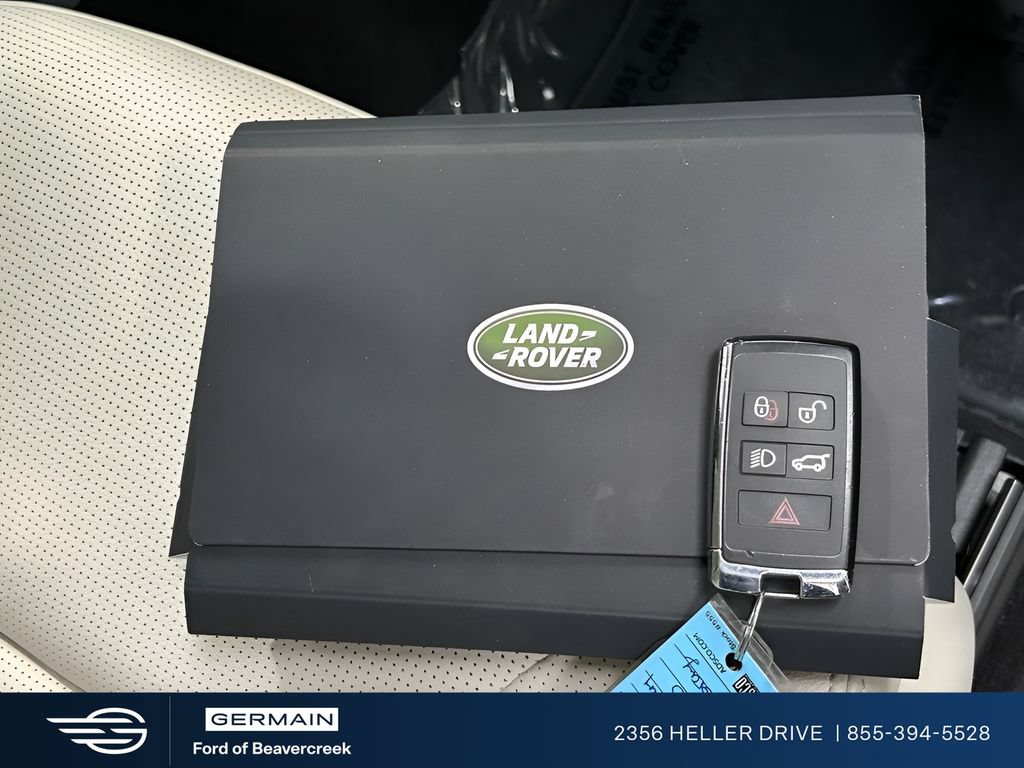 Used 2025 Land Rover Discovery S AWD/4WD image 26