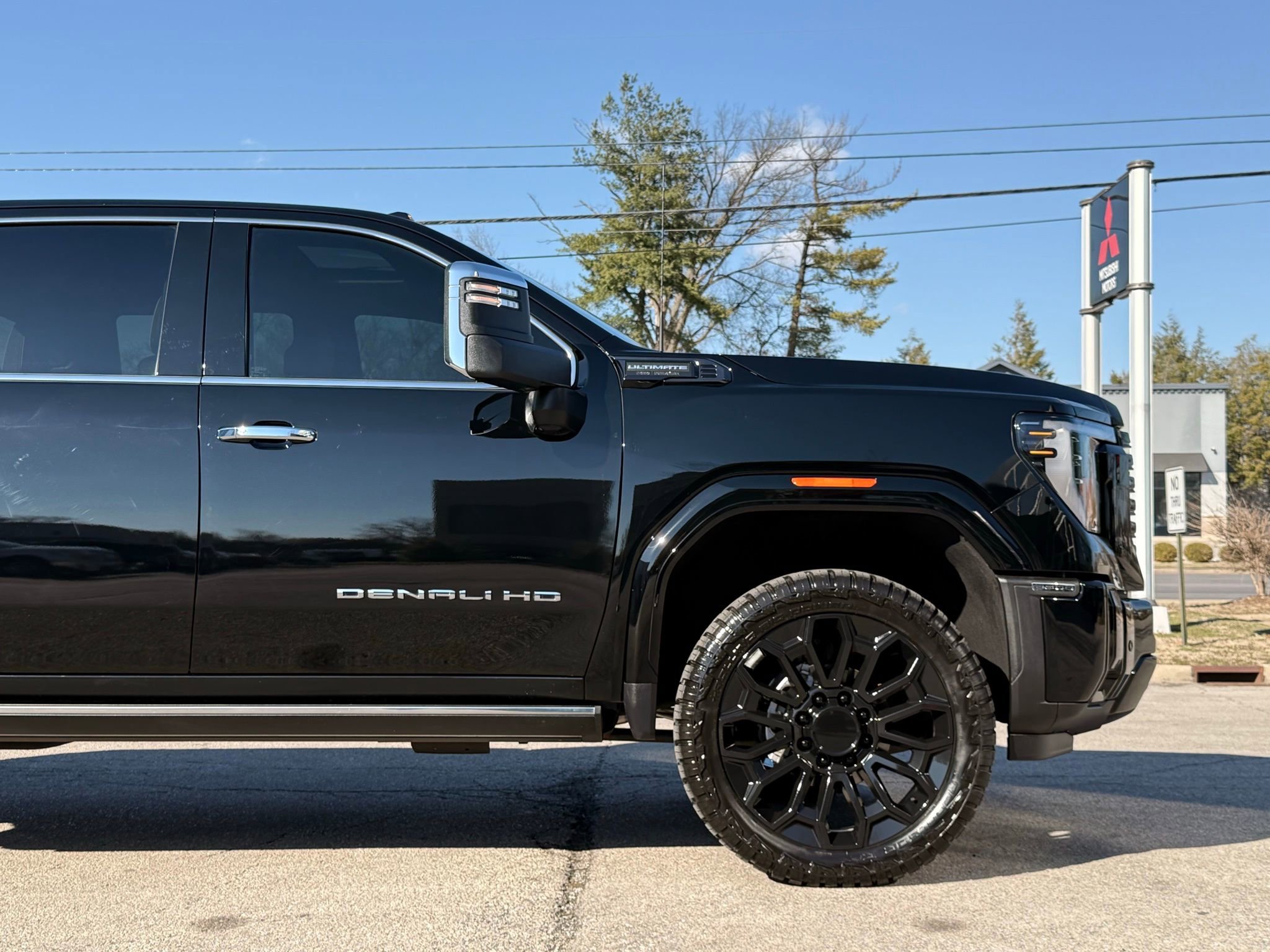 Used 2025 GMC Sierra 2500 Denali Ultimate image 16