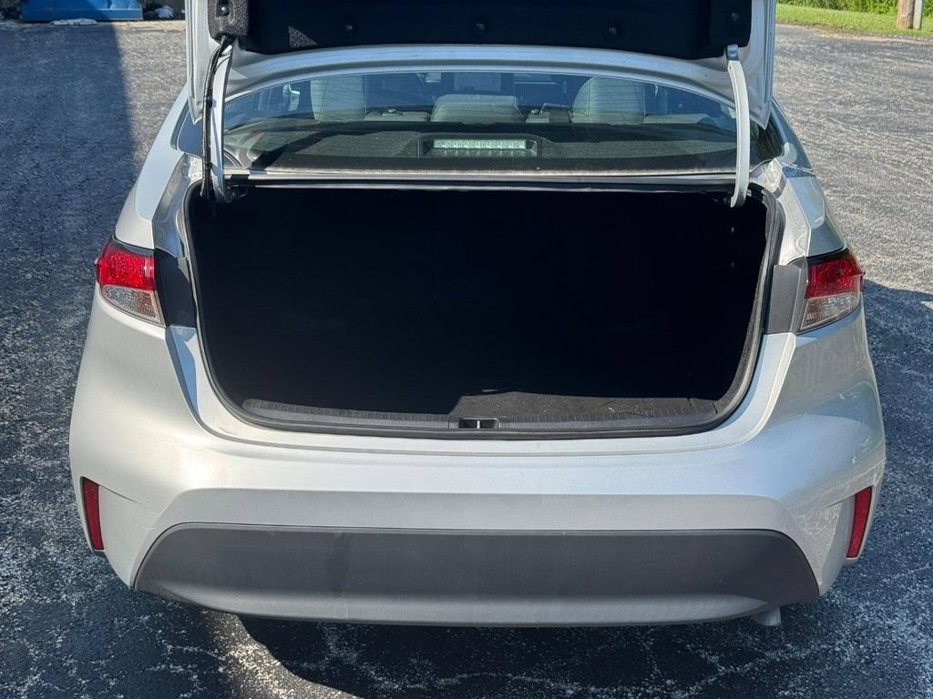 Used 2024 Toyota Corolla LE FWD image 6