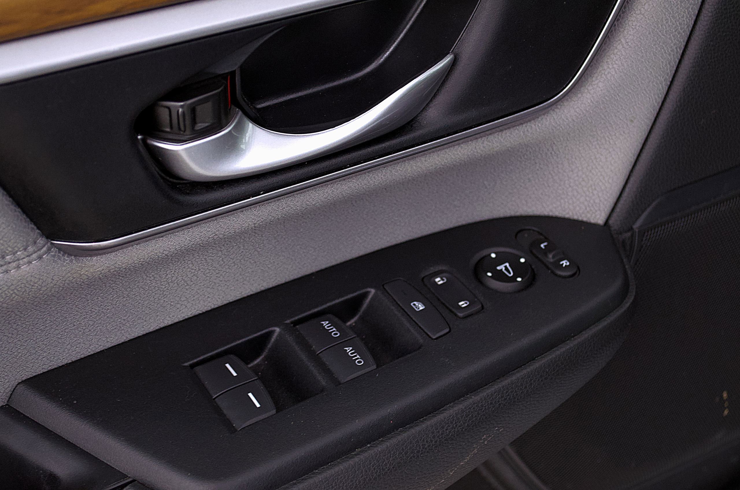 Used 2018 Honda CR-V EX-L image 17