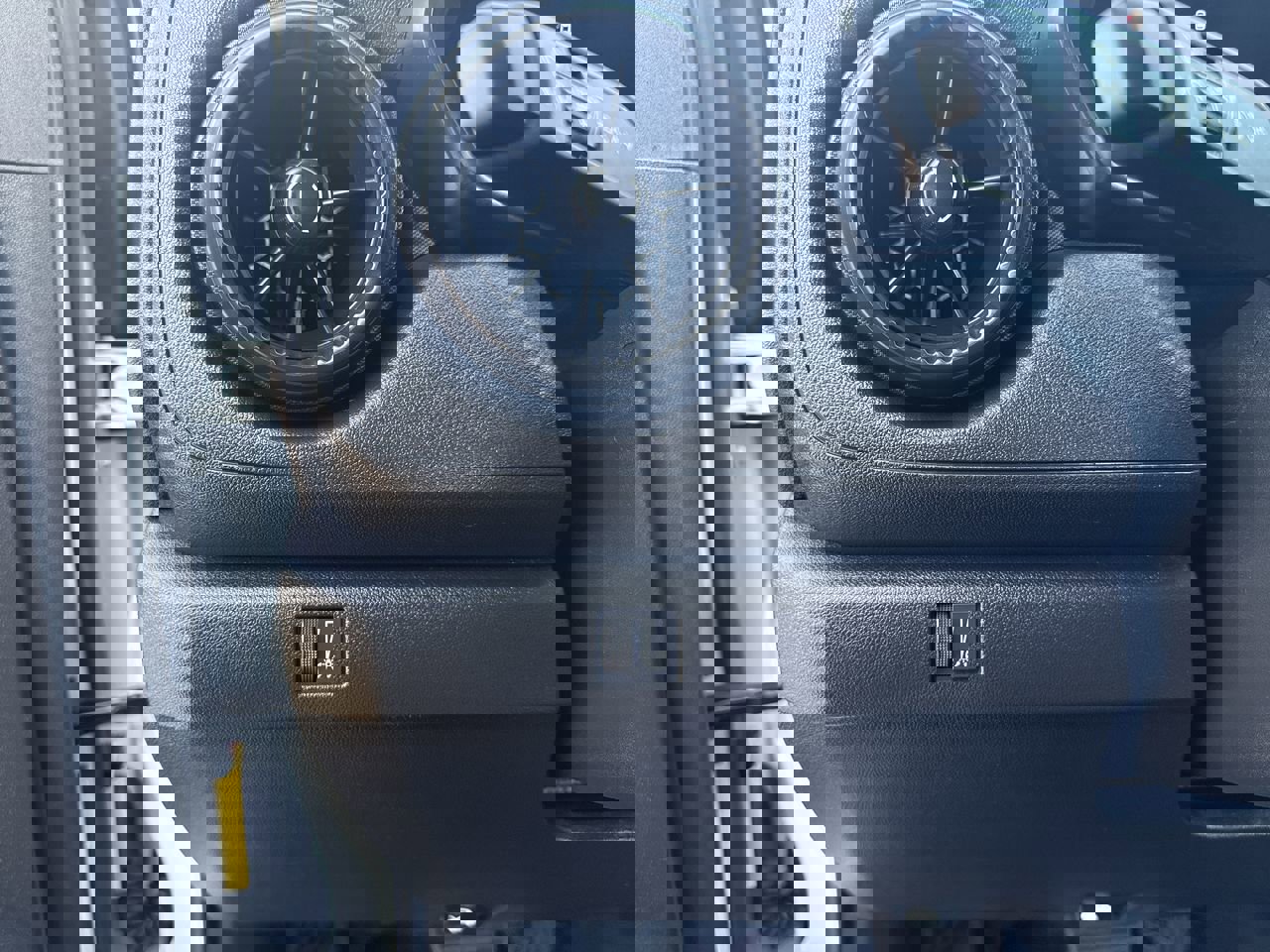 Used 2023 Chevrolet Colorado W/T image 16