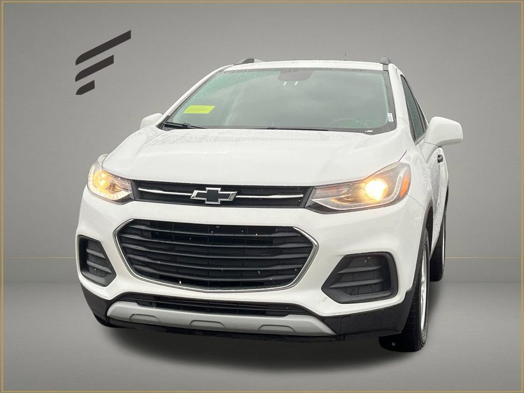 Used 2020 Chevrolet Trax LT w/ LT Convenience Package FWD image 1