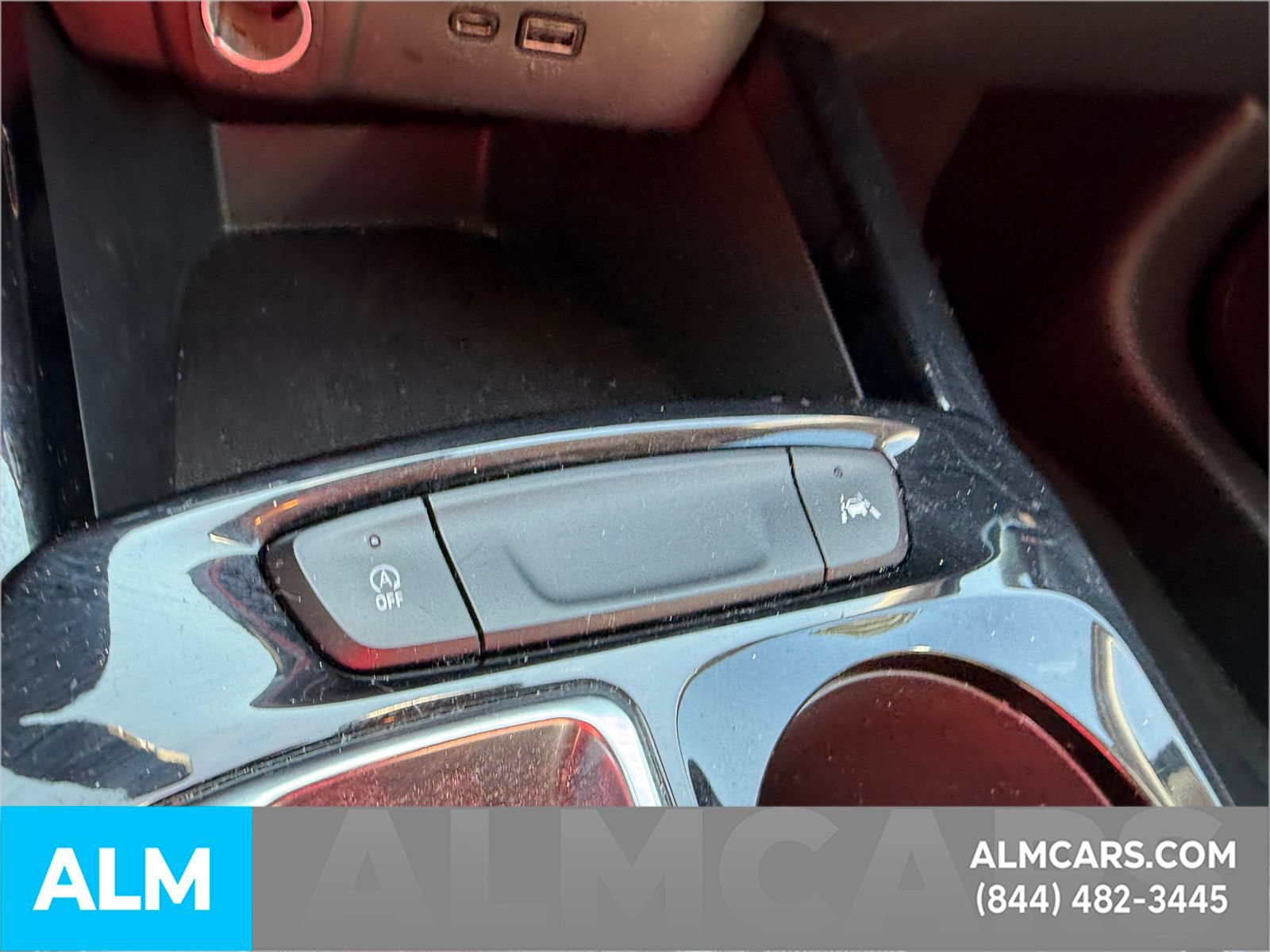 Used 2025 Chevrolet Trax LT FWD image 23