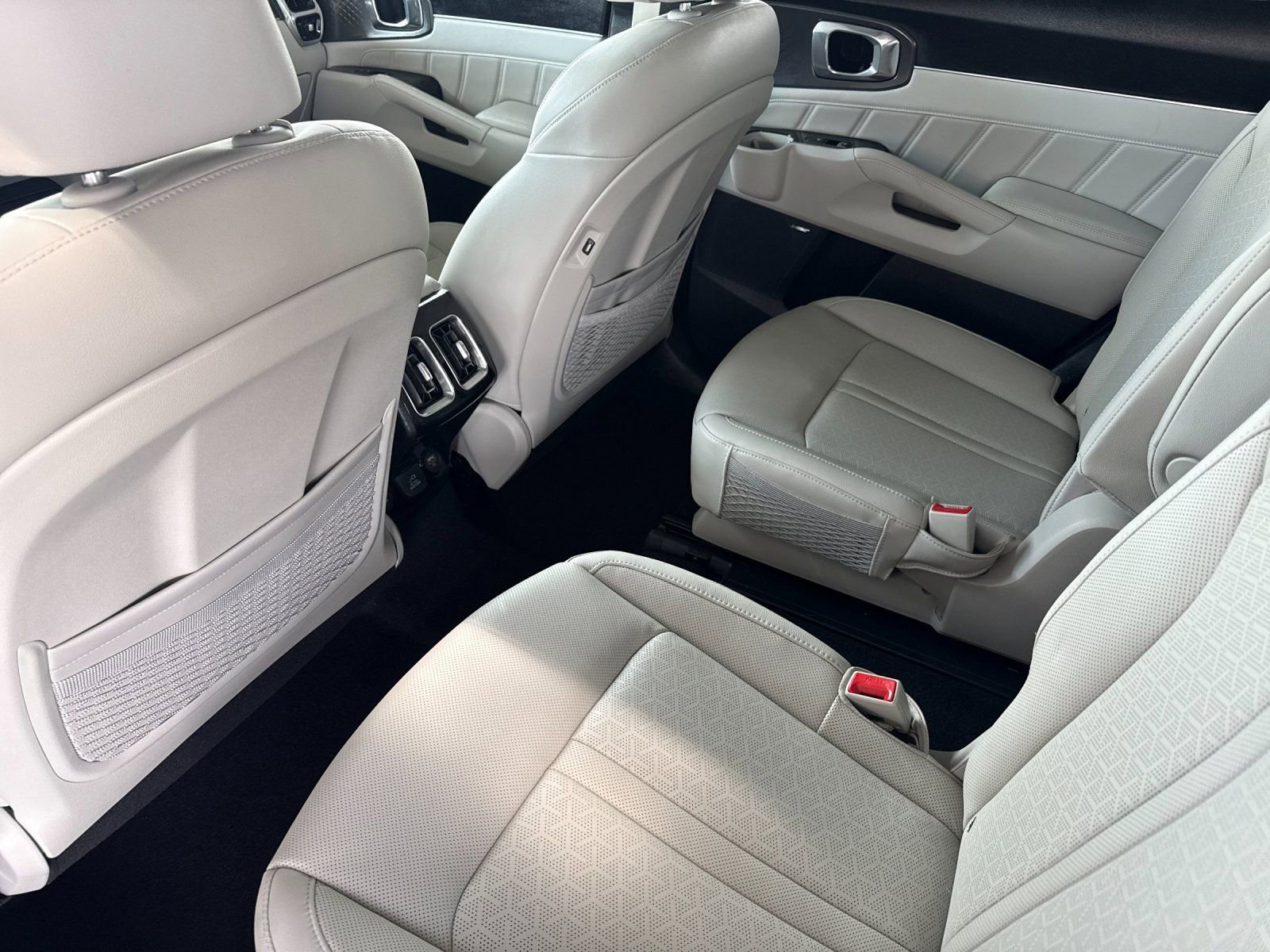 Certified 2024 Kia Sorento SX Prestige AWD/4WD image 11