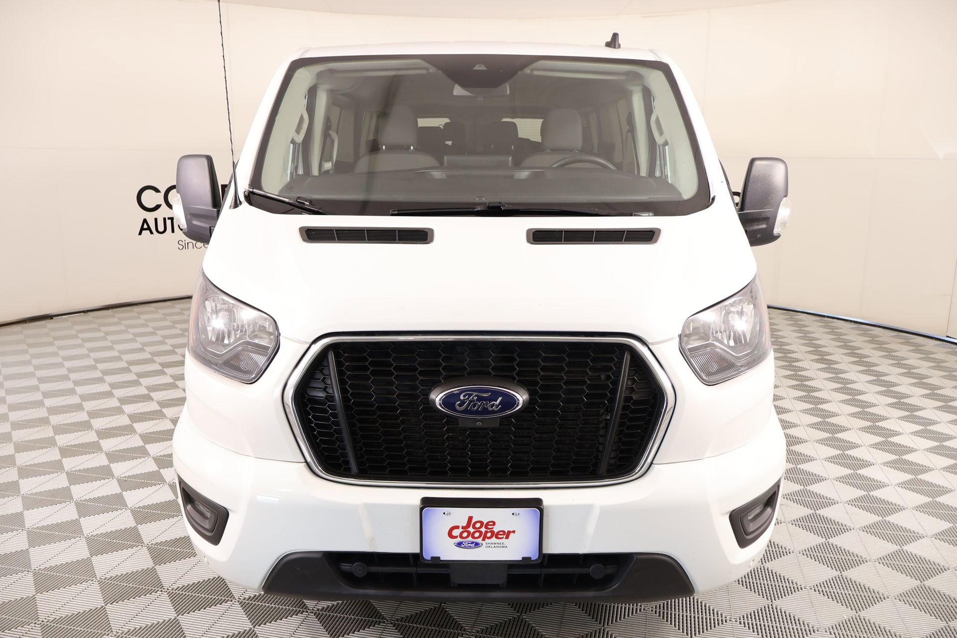 Used 2023 Ford Transit 350 XLT image 9