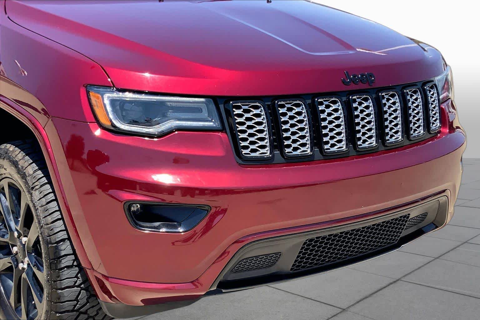 Used 2020 Jeep Grand Cherokee Altitude AWD/4WD image 29