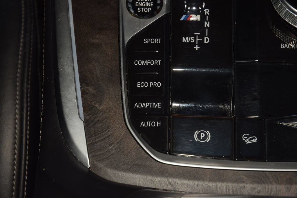 Used 2020 BMW X7 M50i w/ Dynamic Handling Package AWD/4WD image 39