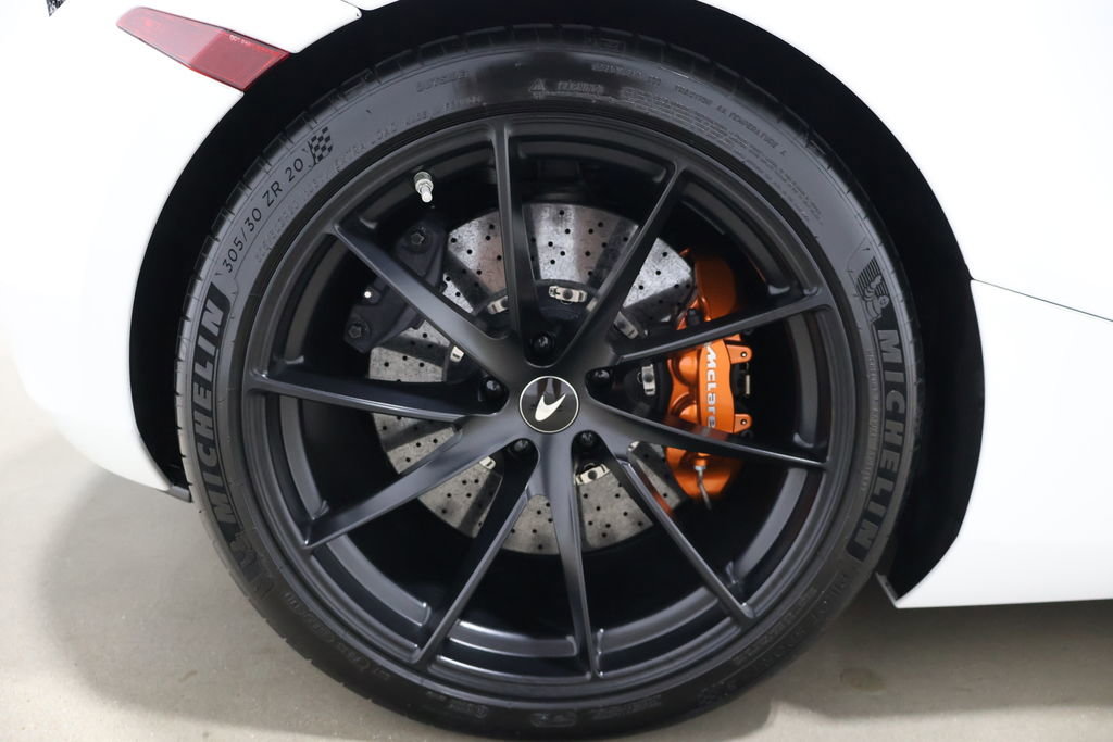 Used 2020 McLaren 720S Spider image 37