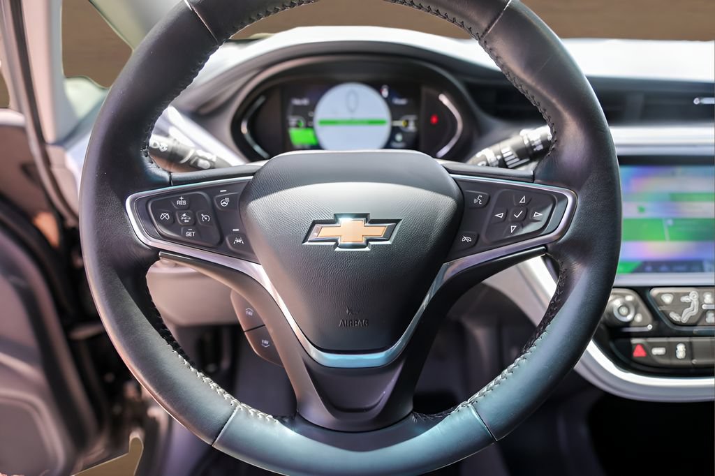 Used 2019 Chevrolet Bolt Premier w/ Infotainment Package FWD image 12