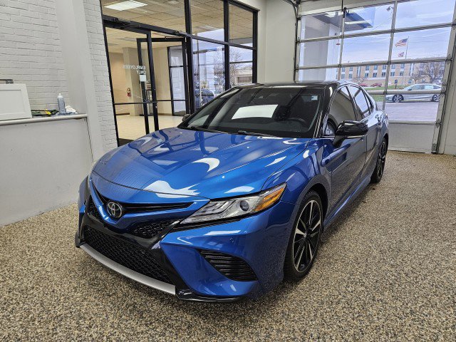 Used 2018 Toyota Camry XSE image 5