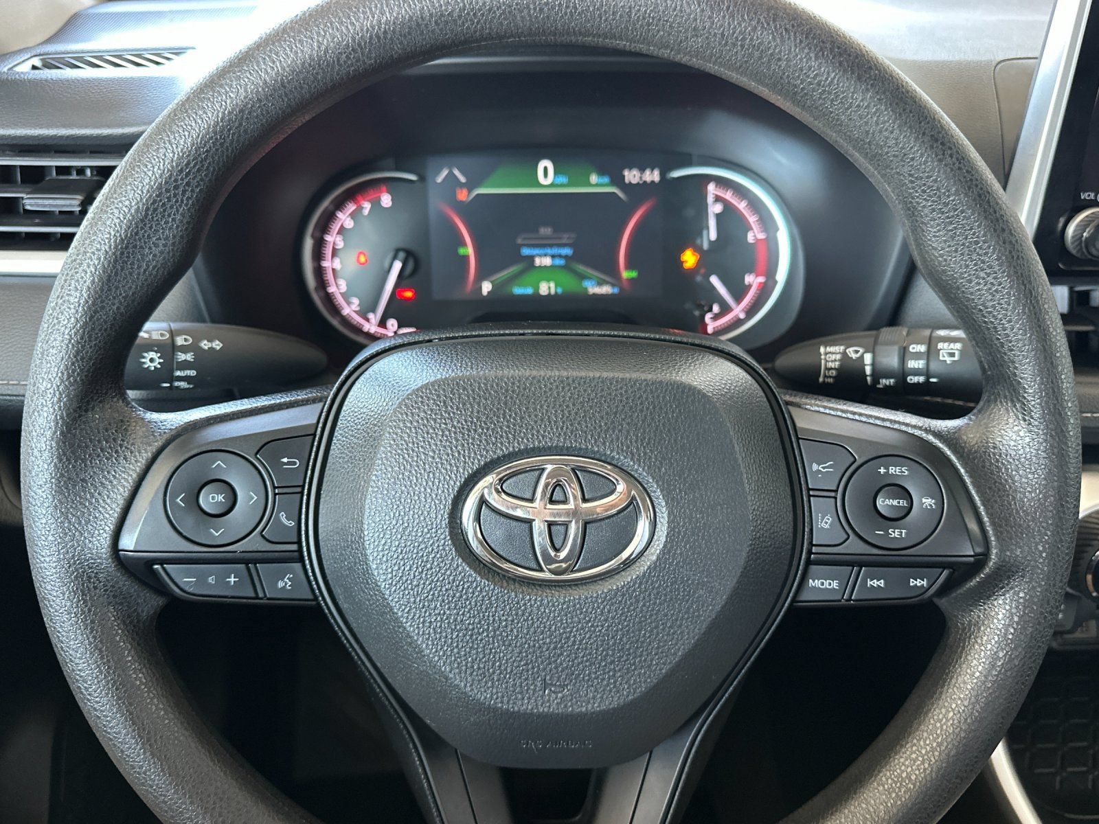Used 2024 Toyota RAV4 XLE FWD image 21