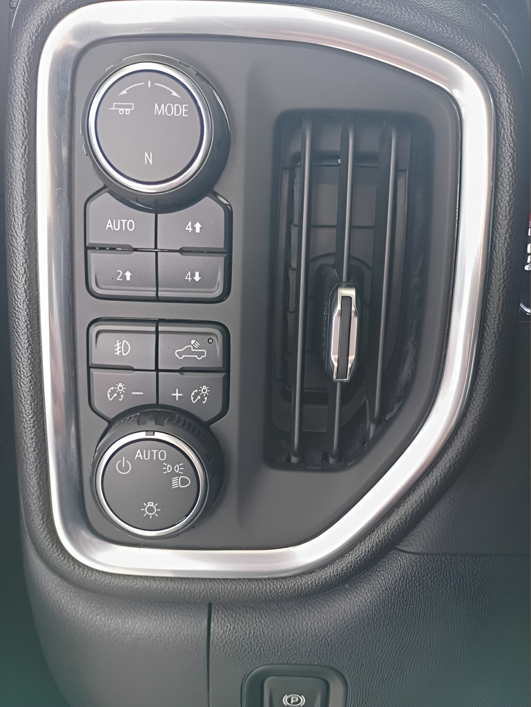 Used 2020 Chevrolet Silverado 1500 LT Trail Boss AWD/4WD image 17