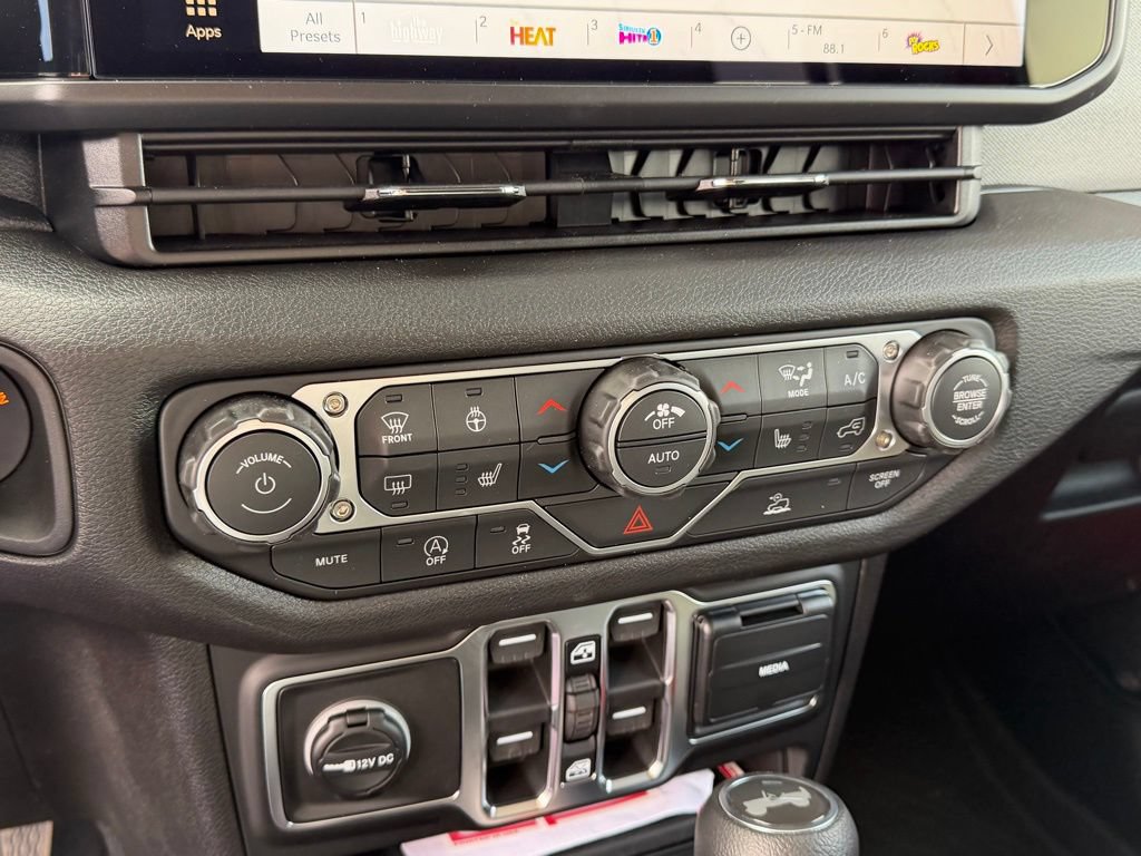 Used 2026 Jeep Wrangler Unlimited Sport AWD/4WD image 24