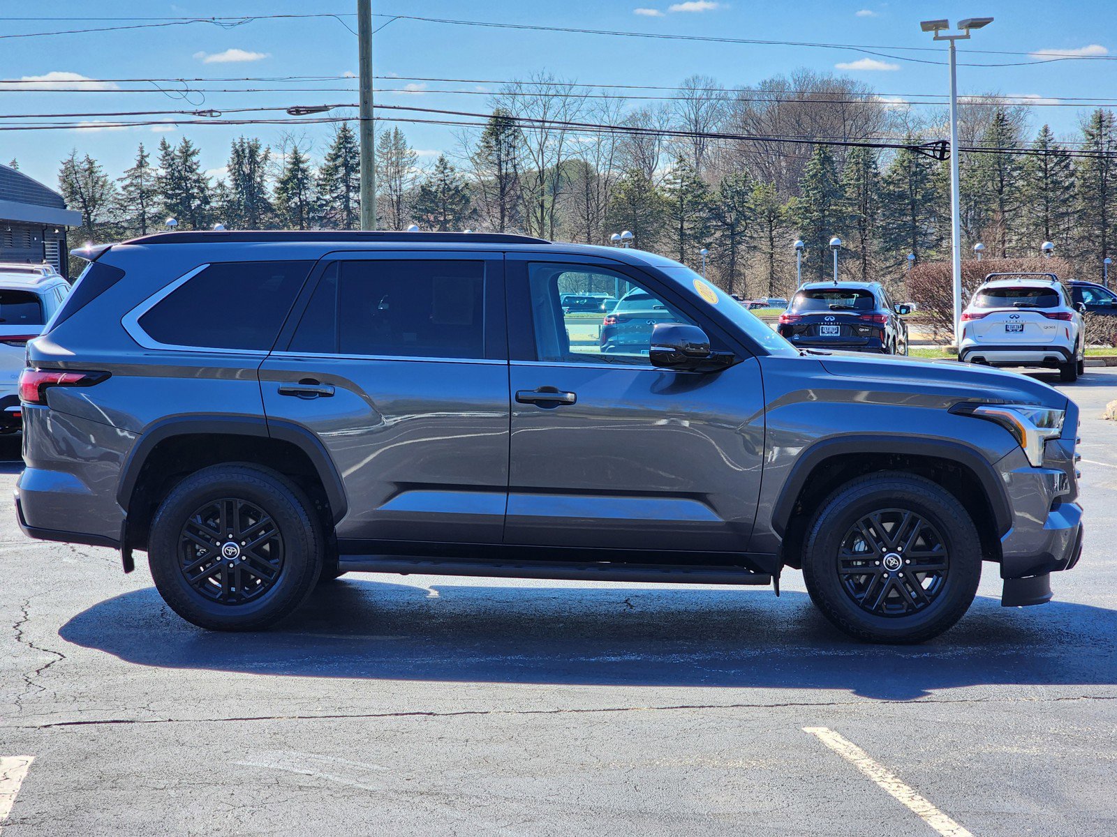 Used 2024 Toyota Sequoia SR5 w/ SR5 Premium Package AWD/4WD image 8