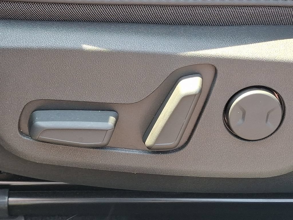 Used 2025 Kia Niro EX w/ EX Cold Weather Package FWD image 27