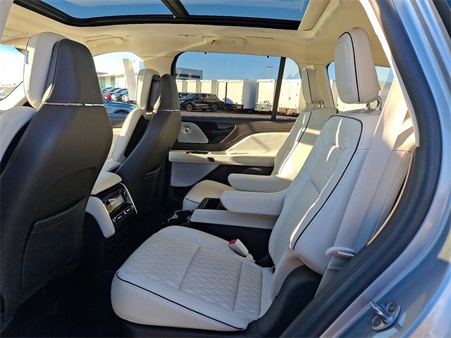 Used 2022 Lincoln Aviator Black Label image 10