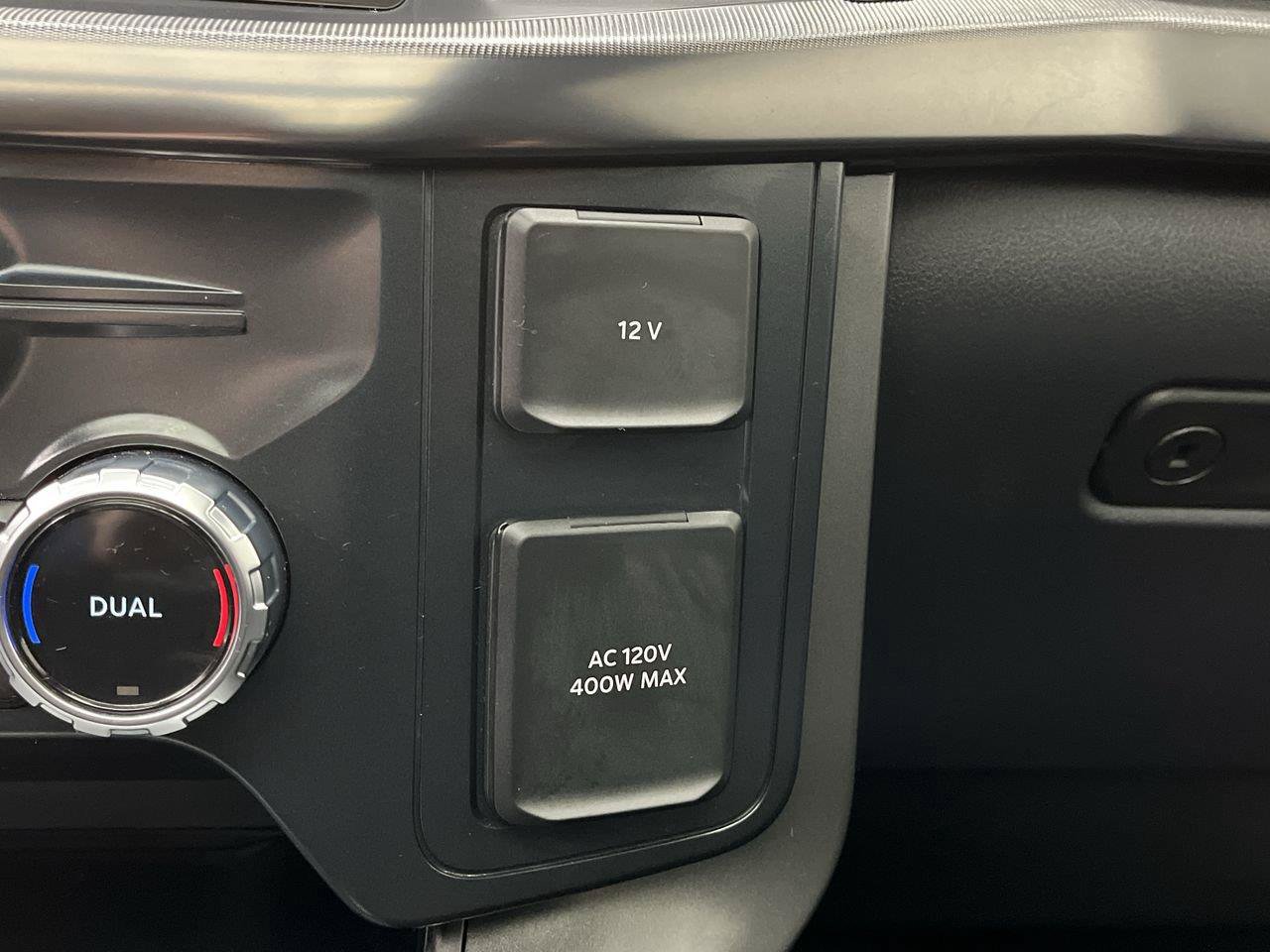 Used 2025 Ford F150 Lariat AWD/4WD image 28