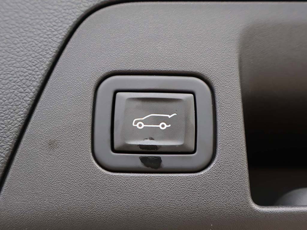 Used 2023 Buick Envision Essence w/ Sport Touring Package image 21