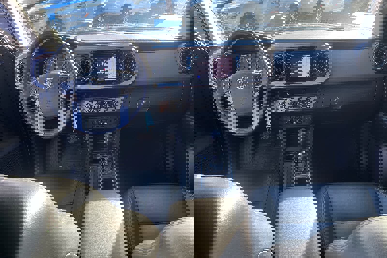 Used 2019 Toyota Tacoma SR5 image 3