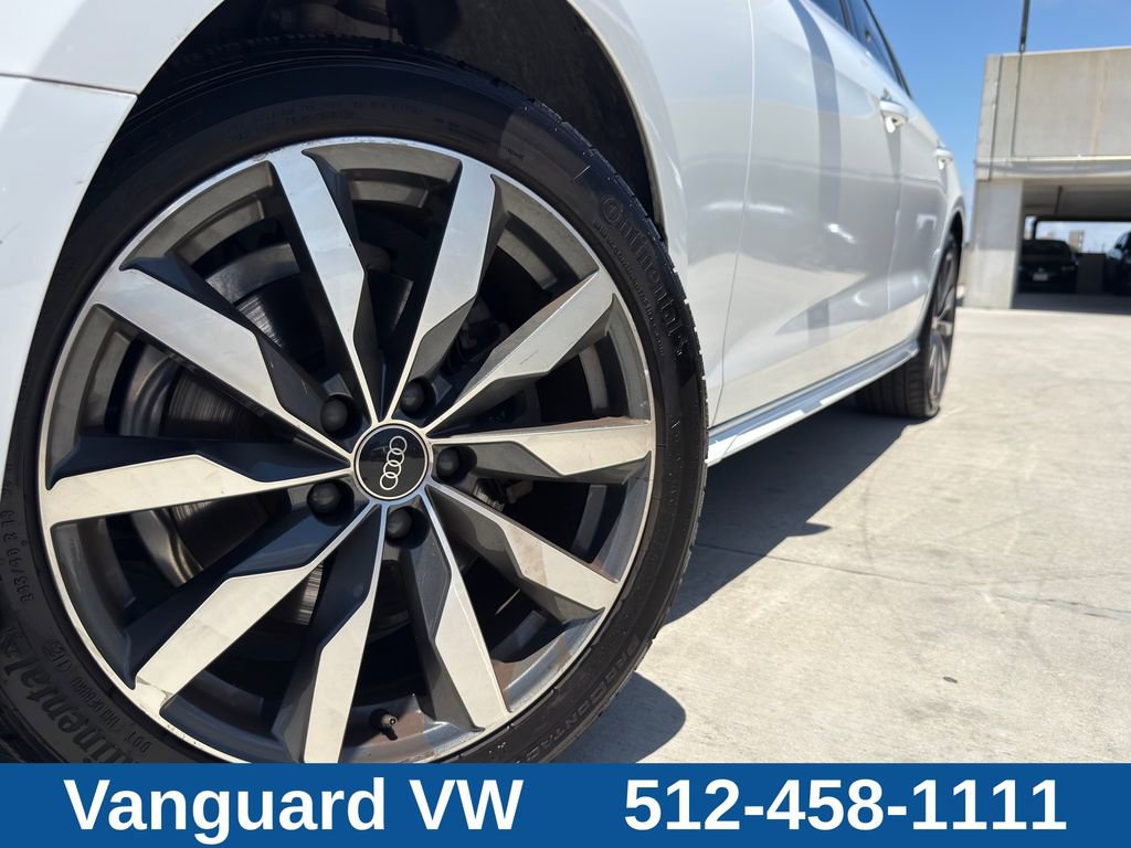 Used 2022 Audi A4 2.0T Premium w/ 18" Wheel Package AWD/4WD image 4